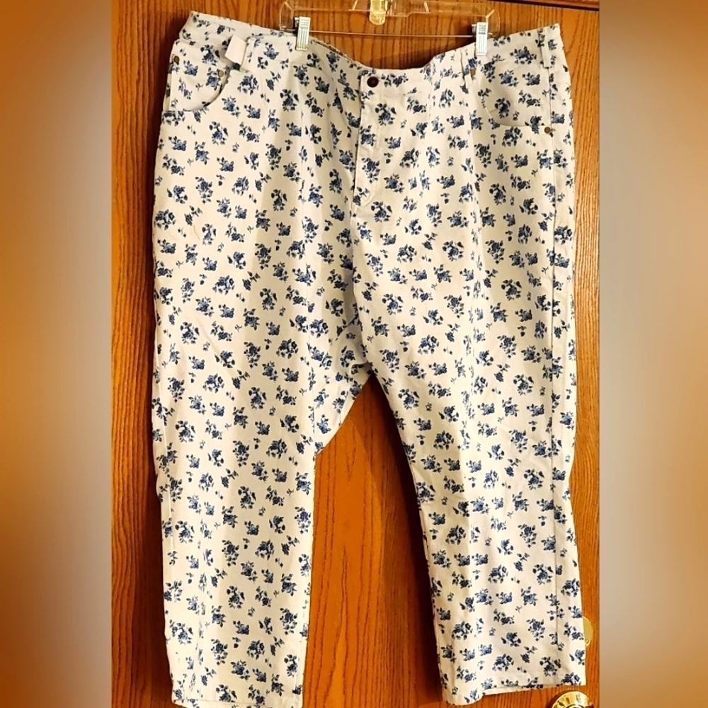 Woman Within White Floral  Plus Size Pants Pockets Zip Sz 36W Petite (NWT)